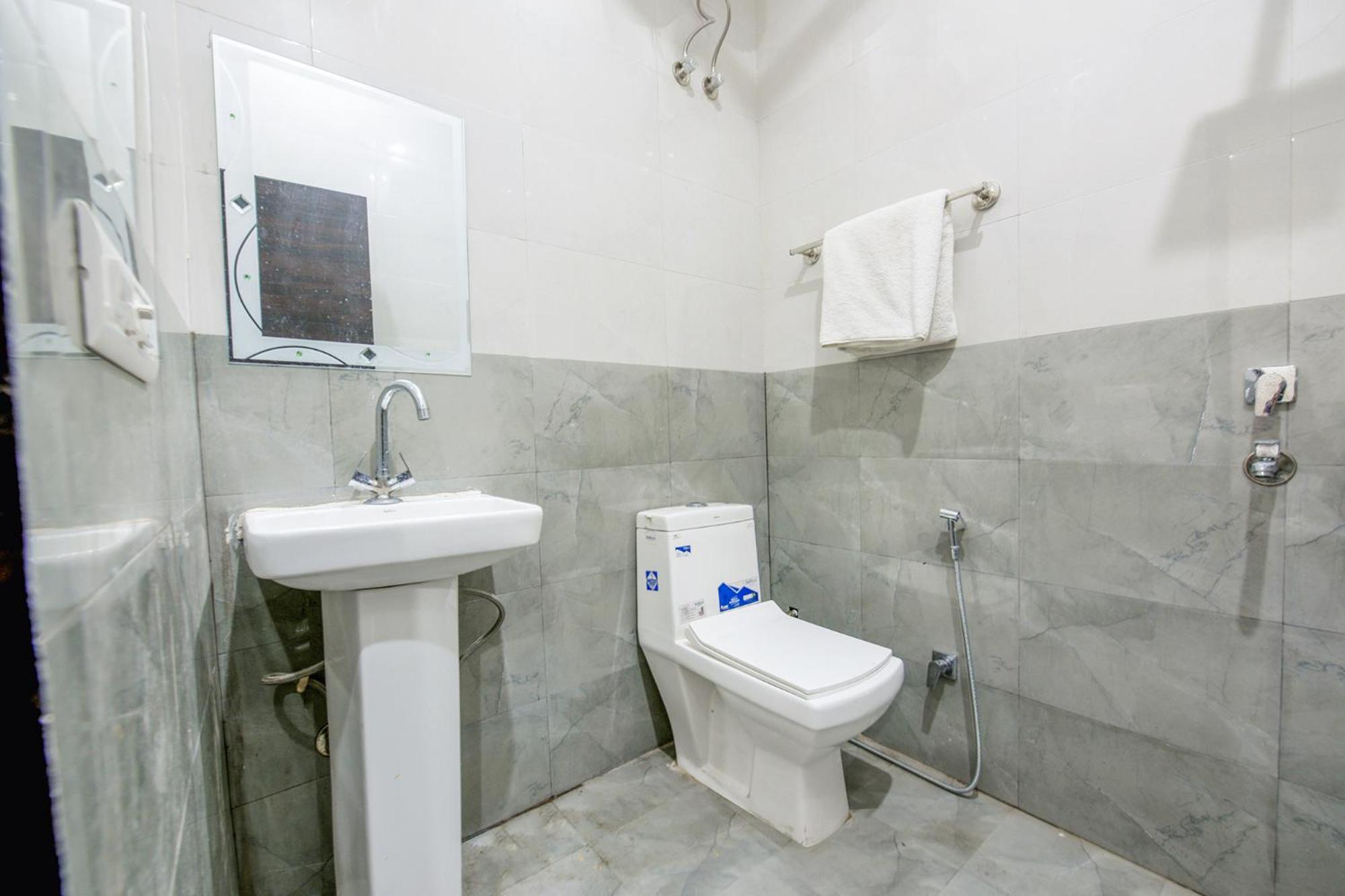 Fabhotel Royal Regency I Ludhiana Exterior foto
